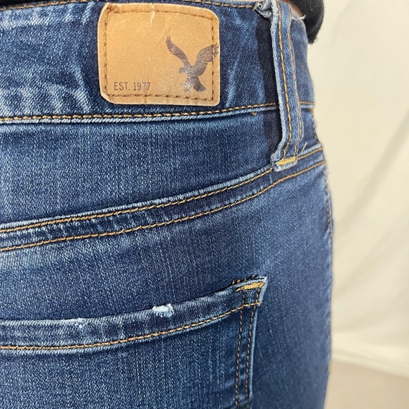 American Eagle Distressed Medium Wash Skinny Jean - Picture 2 of 3